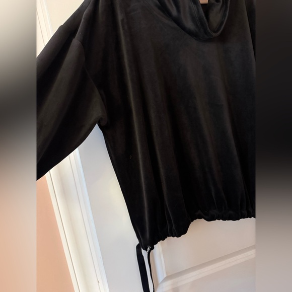 Calvin Klein Performance Top - Picture 2 of 4